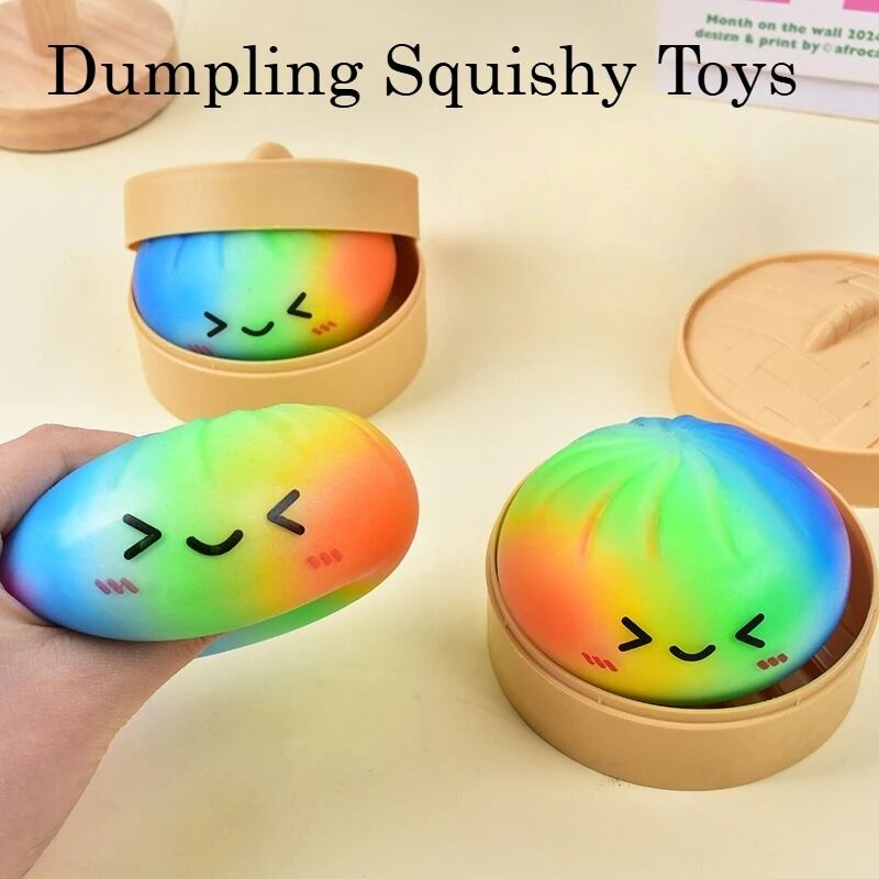 Boutique Planete Jouets France - Squishy Dumpling Arc-en-Ciel avec Panier Vapeur 2 Deux squishies dumpling arc-en-ciel avec panier - Planete Jouets France